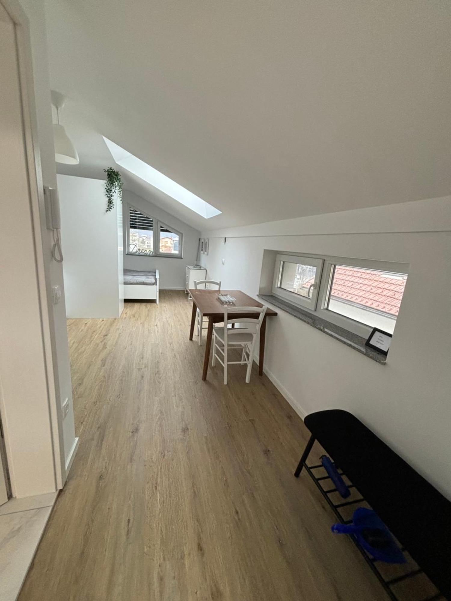 Apartmaji Cepon Ljubljana Exteriör bild
